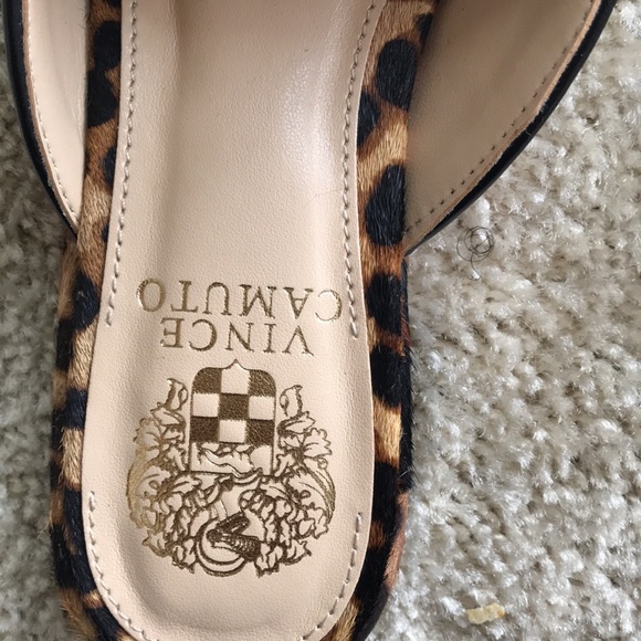 Vince Camuto chain leopard loafers size 7.5 - Picture 5 of 9